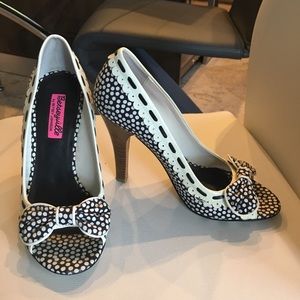 Betsy Johnson heels size 7